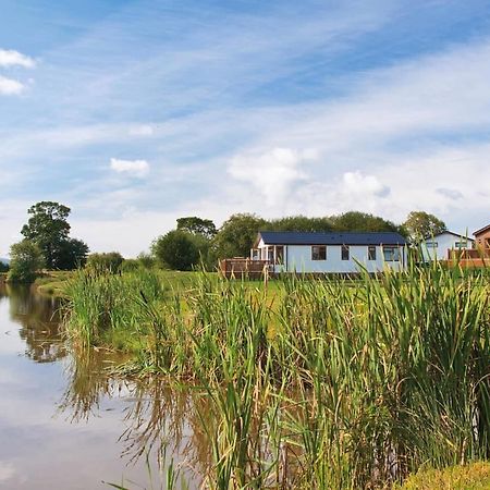 Wigmore Lakes Lodges Cardeston Экстерьер фото